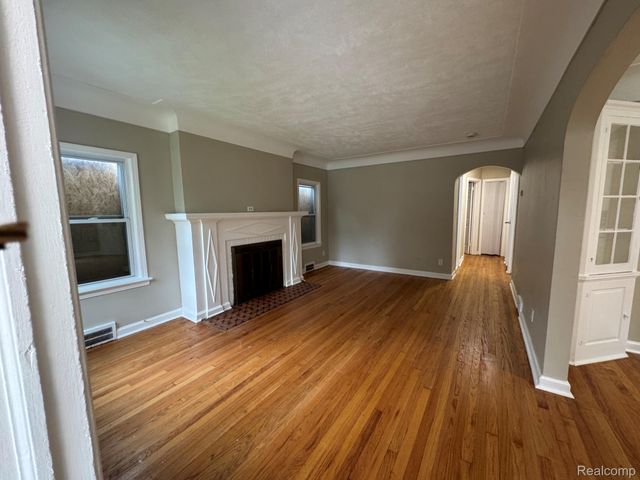9816 Balfour Road, Detroit, MI 48224