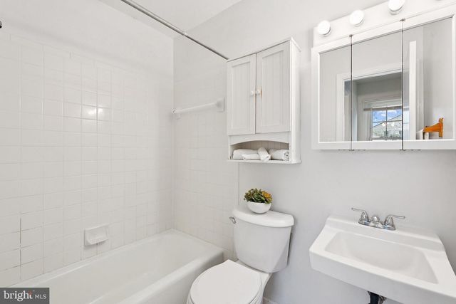 5450 LIGHTHOUSE LN, Burke, VA 22015