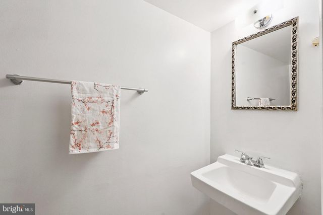 5450 LIGHTHOUSE LN, Burke, VA 22015