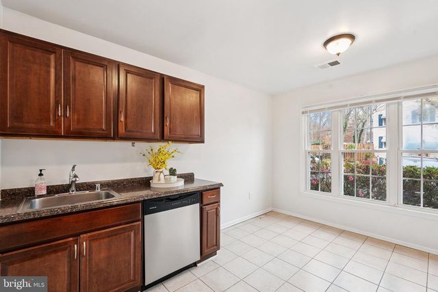 5450 LIGHTHOUSE LN, Burke, VA 22015