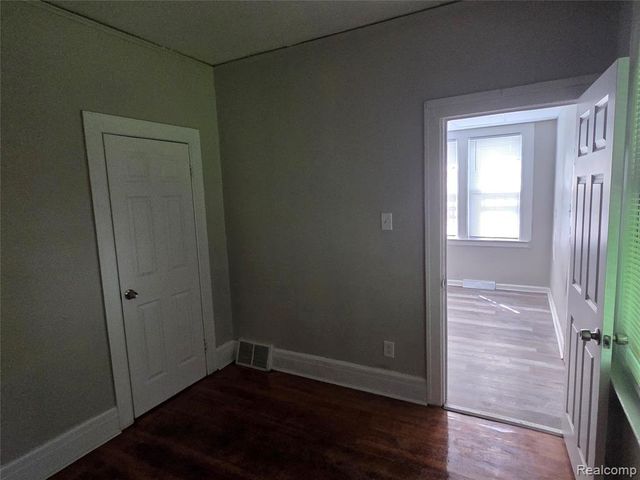 5571 Fairview Street, Detroit, MI 48213