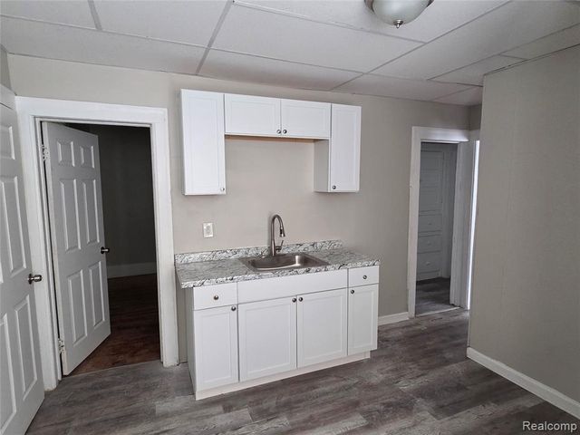 5571 Fairview Street, Detroit, MI 48213