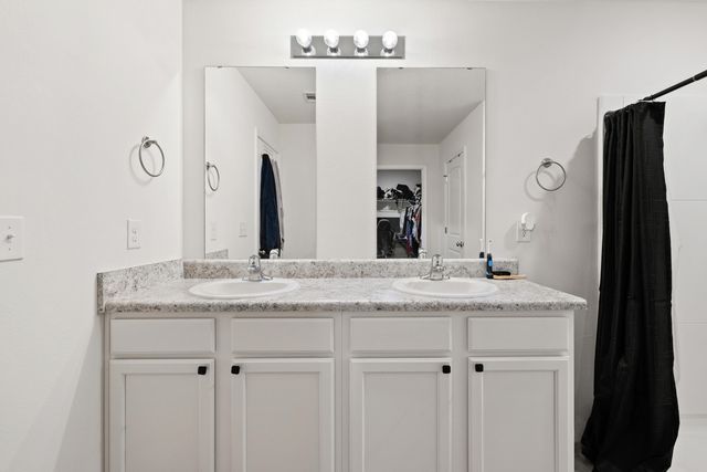 1016 Limpkin Street, Crestview, FL 32539