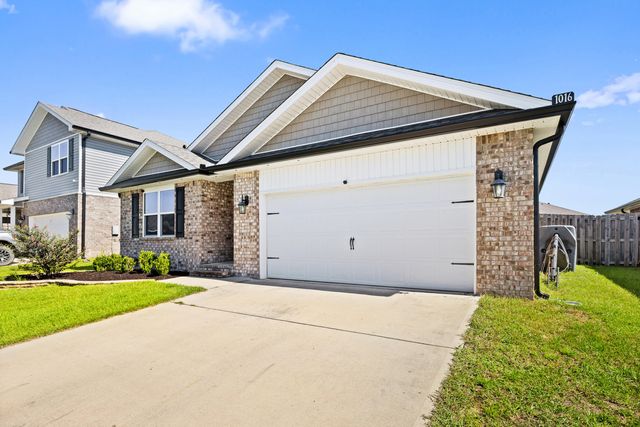 1016 Limpkin Street, Crestview, FL 32539