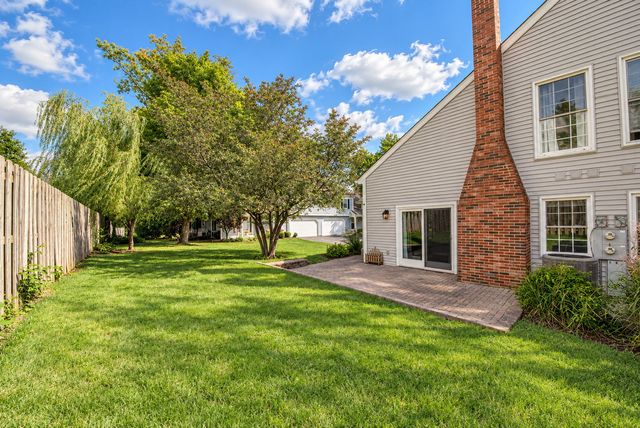 2S756 Timber Drive, Warrenville, IL 60555