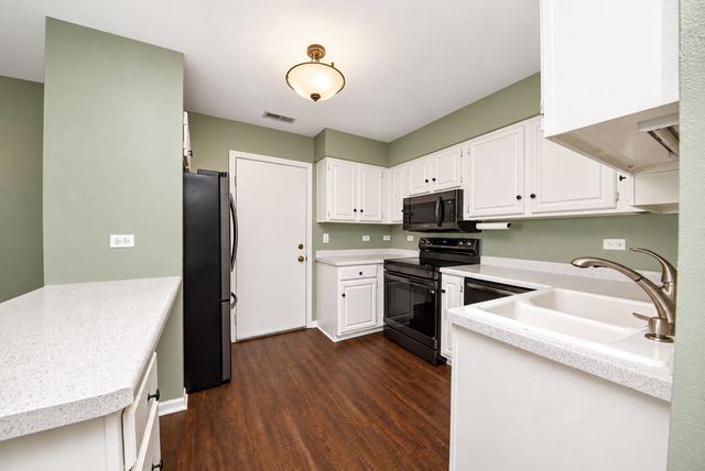 2S756 Timber Drive, Warrenville, IL 60555