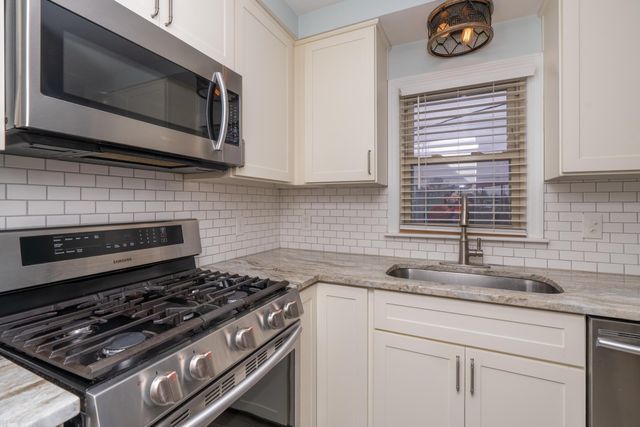 16605 Rosemary Street, Fraser, MI 48026