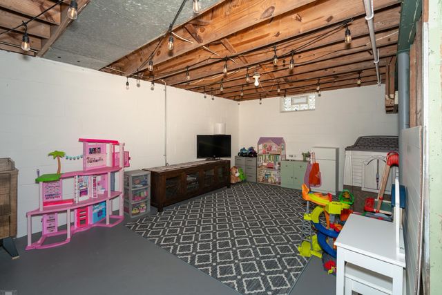 16605 Rosemary Street, Fraser, MI 48026