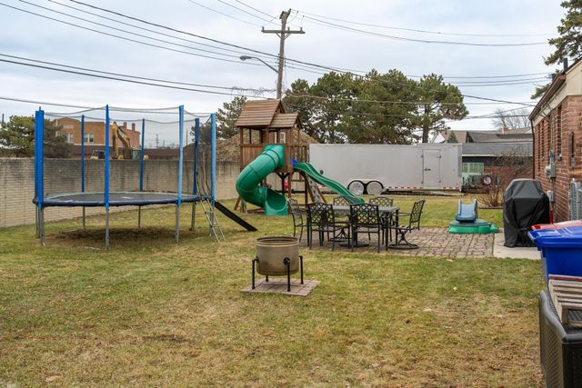 16605 Rosemary Street, Fraser, MI 48026