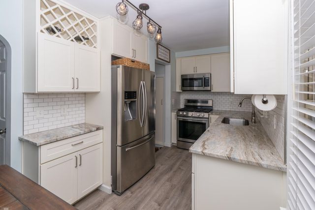 16605 Rosemary Street, Fraser, MI 48026