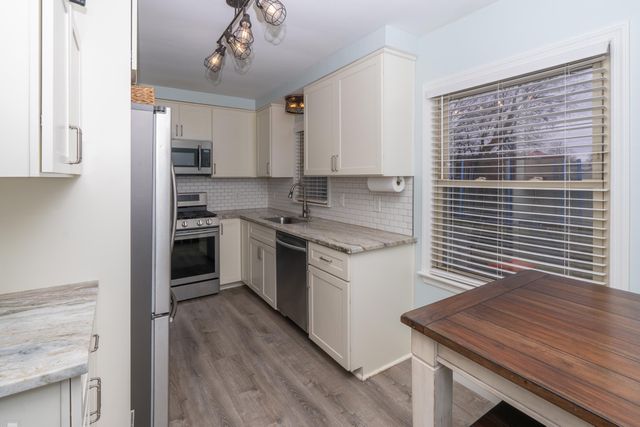 16605 Rosemary Street, Fraser, MI 48026