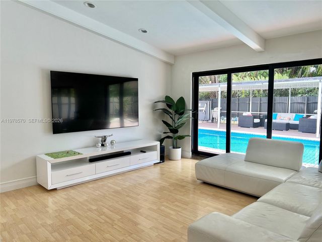 11104 SW 139th Ct, Miami, FL 33186