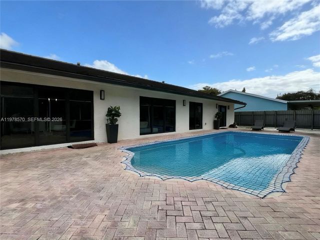 11104 SW 139th Ct, Miami, FL 33186