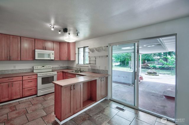 9902 114th Street SW, Lakewood, WA 98498