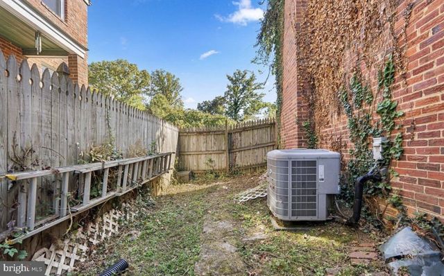1502 DELMONT LN, Takoma Park, MD 20912