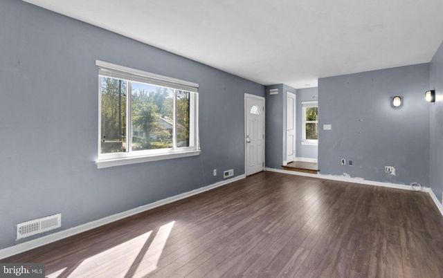1502 DELMONT LN, Takoma Park, MD 20912
