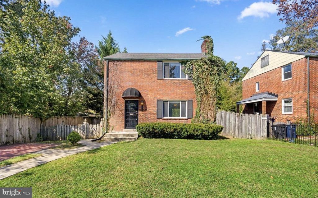 1502 DELMONT LN, Takoma Park, MD 20912