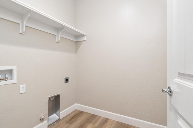 958 Ponderosa Way W, Madera, CA 93636