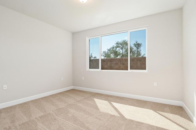 958 Ponderosa Way W, Madera, CA 93636