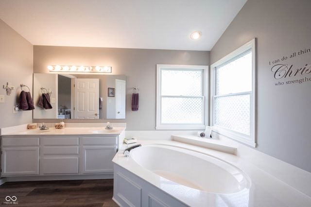 7715 Heather Lane, Fishers, IN 46038
