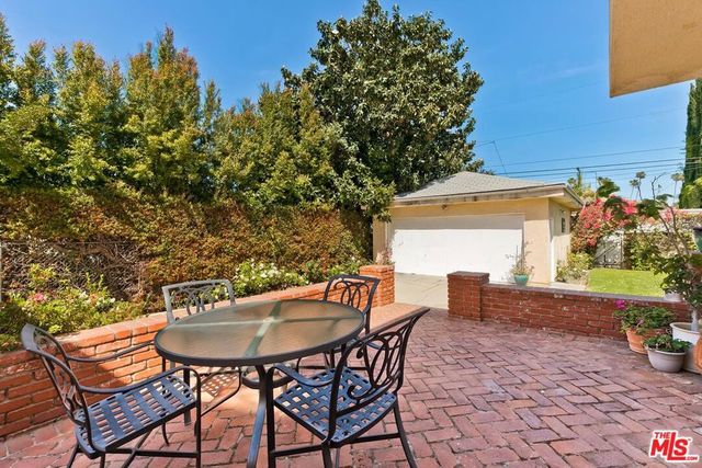 210 N Palm Drive, Beverly Hills, CA 90210