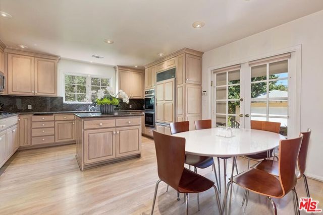 210 N Palm Drive, Beverly Hills, CA 90210