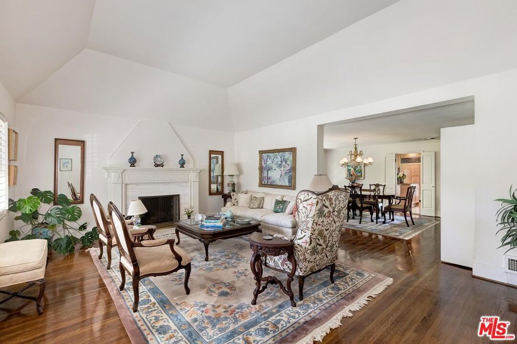 210 N Palm Drive, Beverly Hills, CA 90210