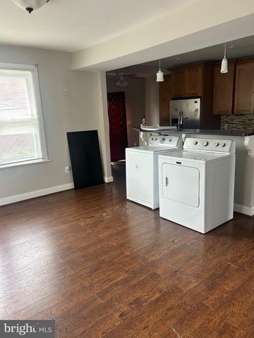 2801 RUSCOMBE LN, Baltimore, MD 21215