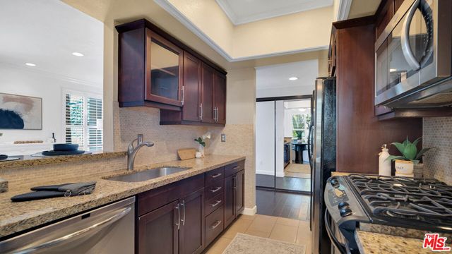 13920 Moorpark Street 106, Sherman Oaks, CA 91423
