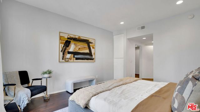 13920 Moorpark Street 106, Sherman Oaks, CA 91423