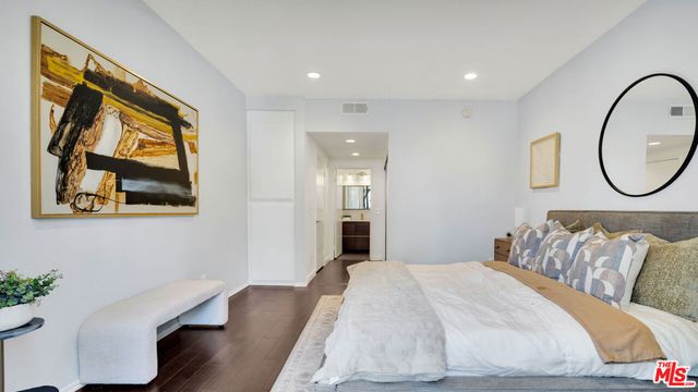 13920 Moorpark Street 106, Sherman Oaks, CA 91423