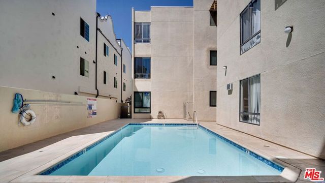 13920 Moorpark Street 106, Sherman Oaks, CA 91423