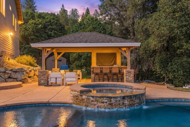 13838 Bowman Rd, Pine Grove, CA 95665