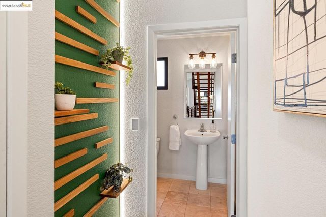 1759 14Th St, Oakland, CA 94607