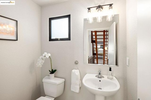 1759 14Th St, Oakland, CA 94607