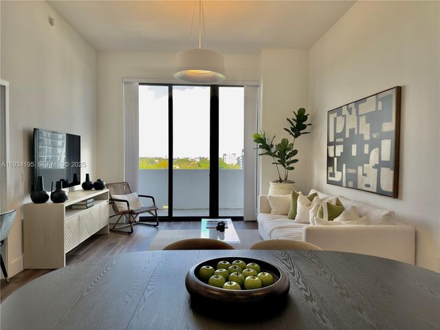 2800 SW 27th Terrace 1109, Miami, FL 33133