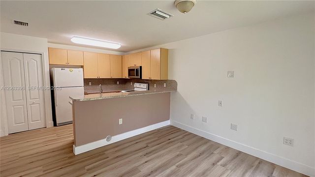 22721 SW 88 PL 9-19, Cutler Bay, FL 33190