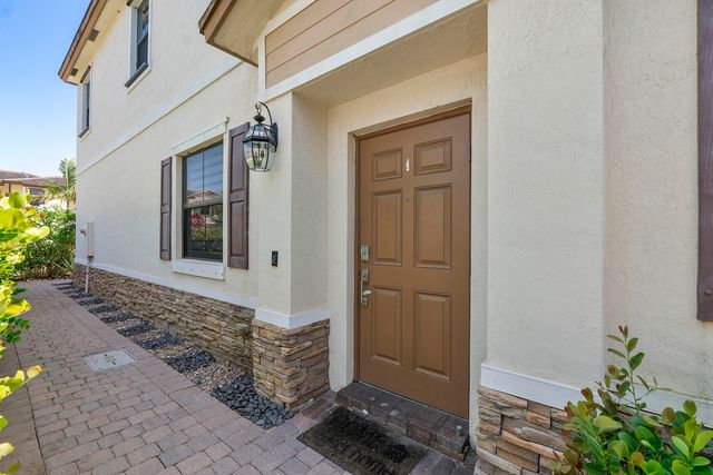 4721 Santa Cruz Way, Davie, FL 33314