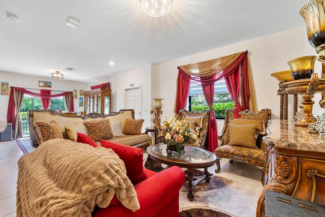 4721 Santa Cruz Way, Davie, FL 33314
