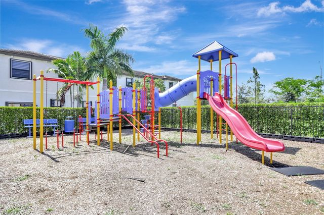 4721 Santa Cruz Way, Davie, FL 33314