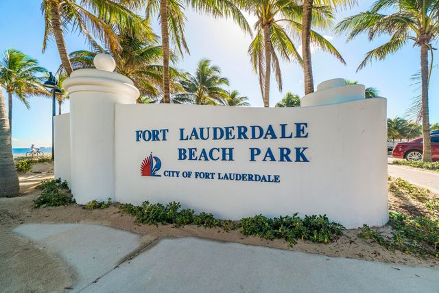 4721 Santa Cruz Way, Davie, FL 33314