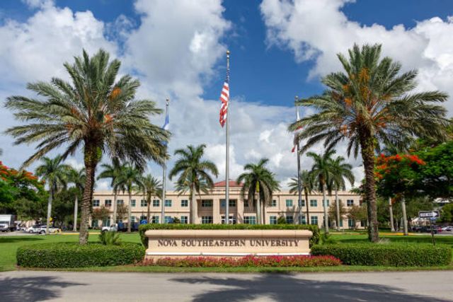 4721 Santa Cruz Way, Davie, FL 33314
