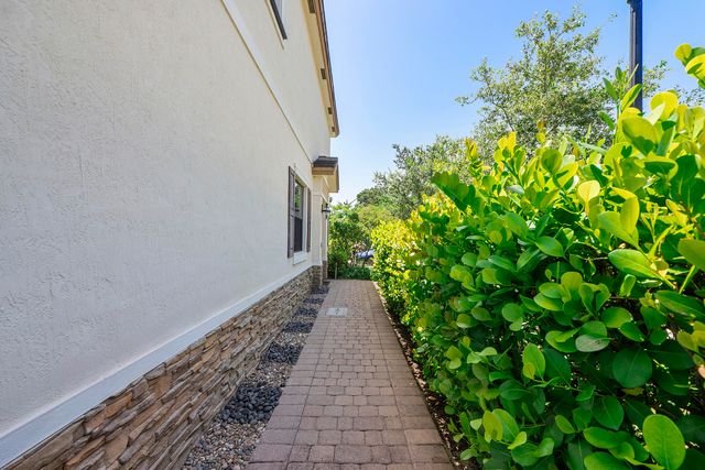 4721 Santa Cruz Way, Davie, FL 33314