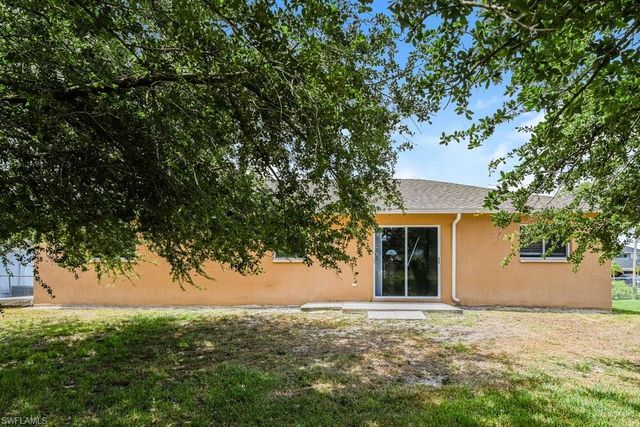 1733 SW 22nd LN, Cape Coral, FL 33991