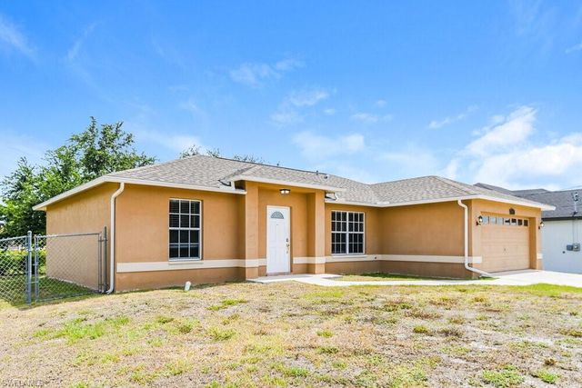 1733 SW 22nd LN, Cape Coral, FL 33991