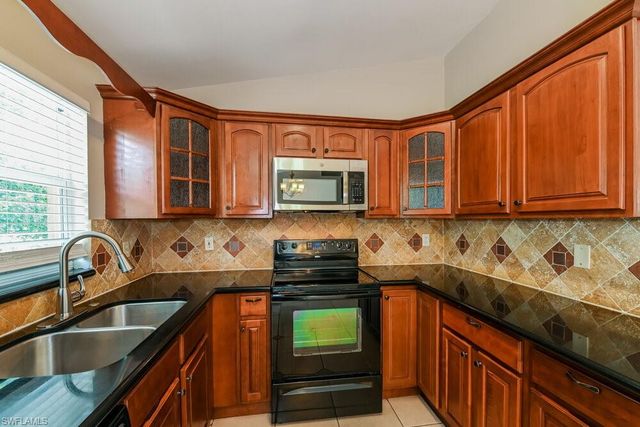 1733 SW 22nd LN, Cape Coral, FL 33991