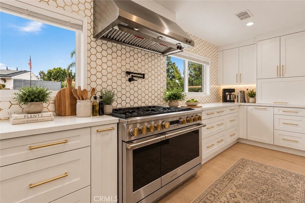 5931 Maury Avenue, Woodland Hills, CA 91367 — photo 4