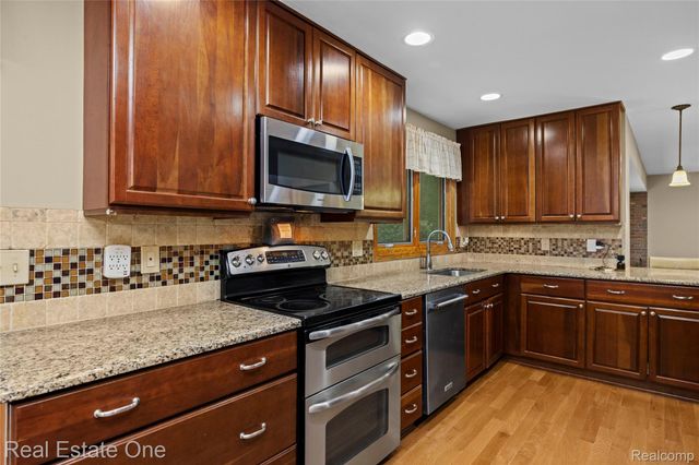 39750 Cheviot Road, Canton Charter Township, MI 48188