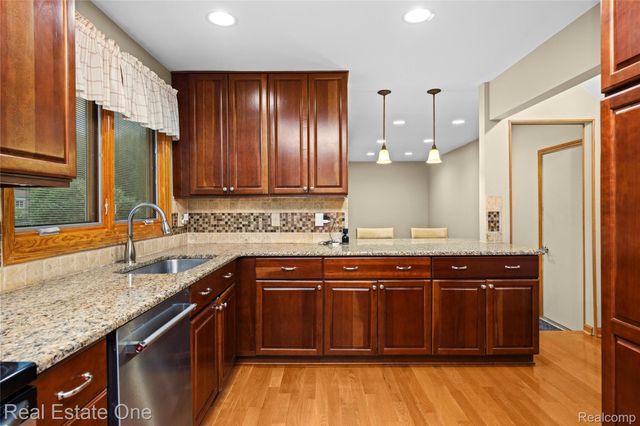 39750 Cheviot Road, Canton Charter Township, MI 48188