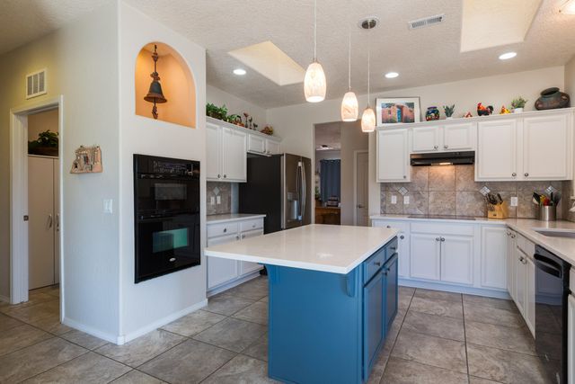 936 Evening Primrose Lane, Bernalillo, NM 87004